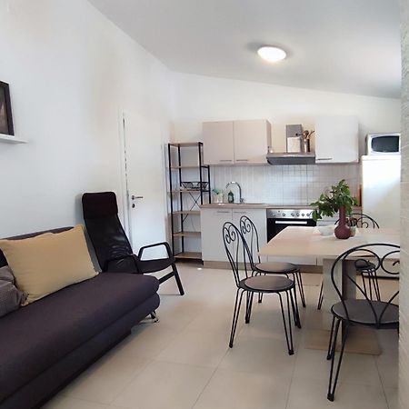 Apartments Divna Baška Voda エクステリア 写真