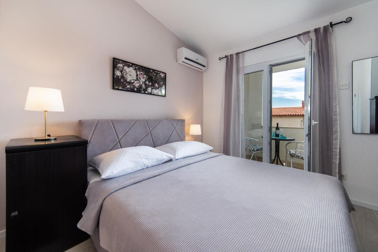 Apartments Divna Baška Voda エクステリア 写真