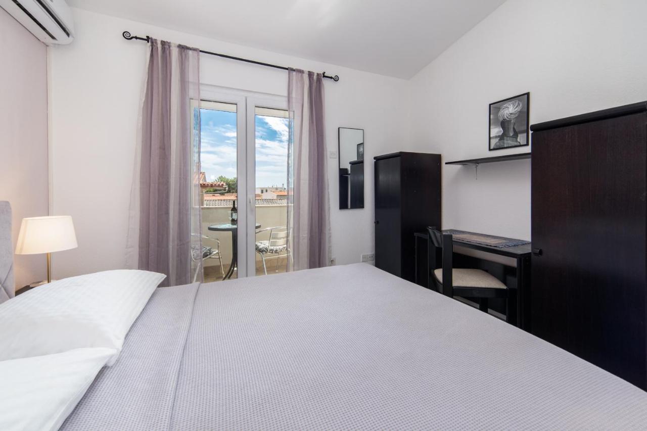 Apartments Divna Baška Voda エクステリア 写真