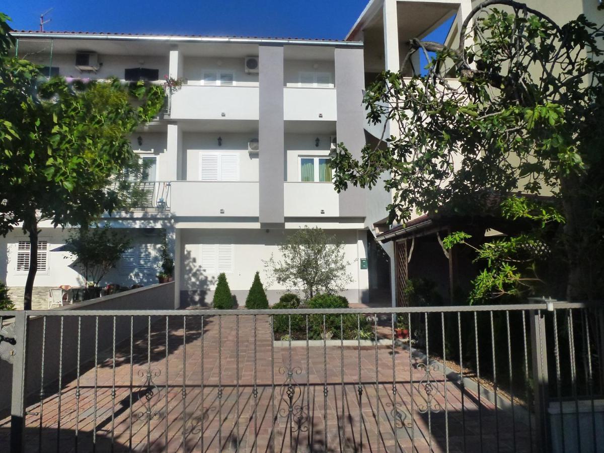 Apartments Divna Baška Voda エクステリア 写真