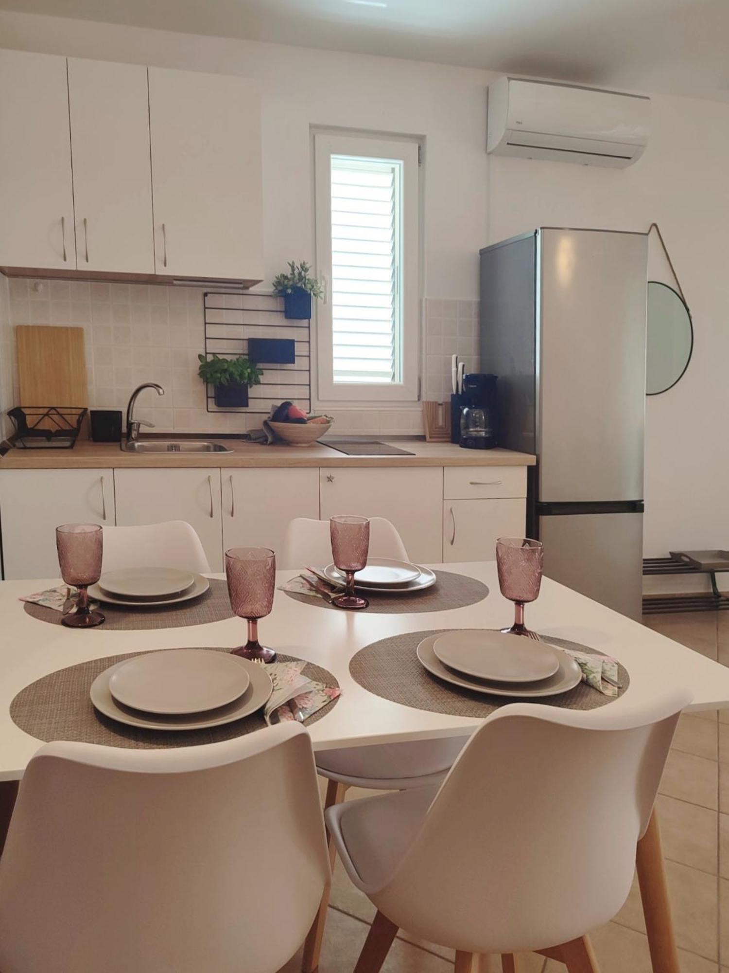 Apartments Divna Baška Voda エクステリア 写真