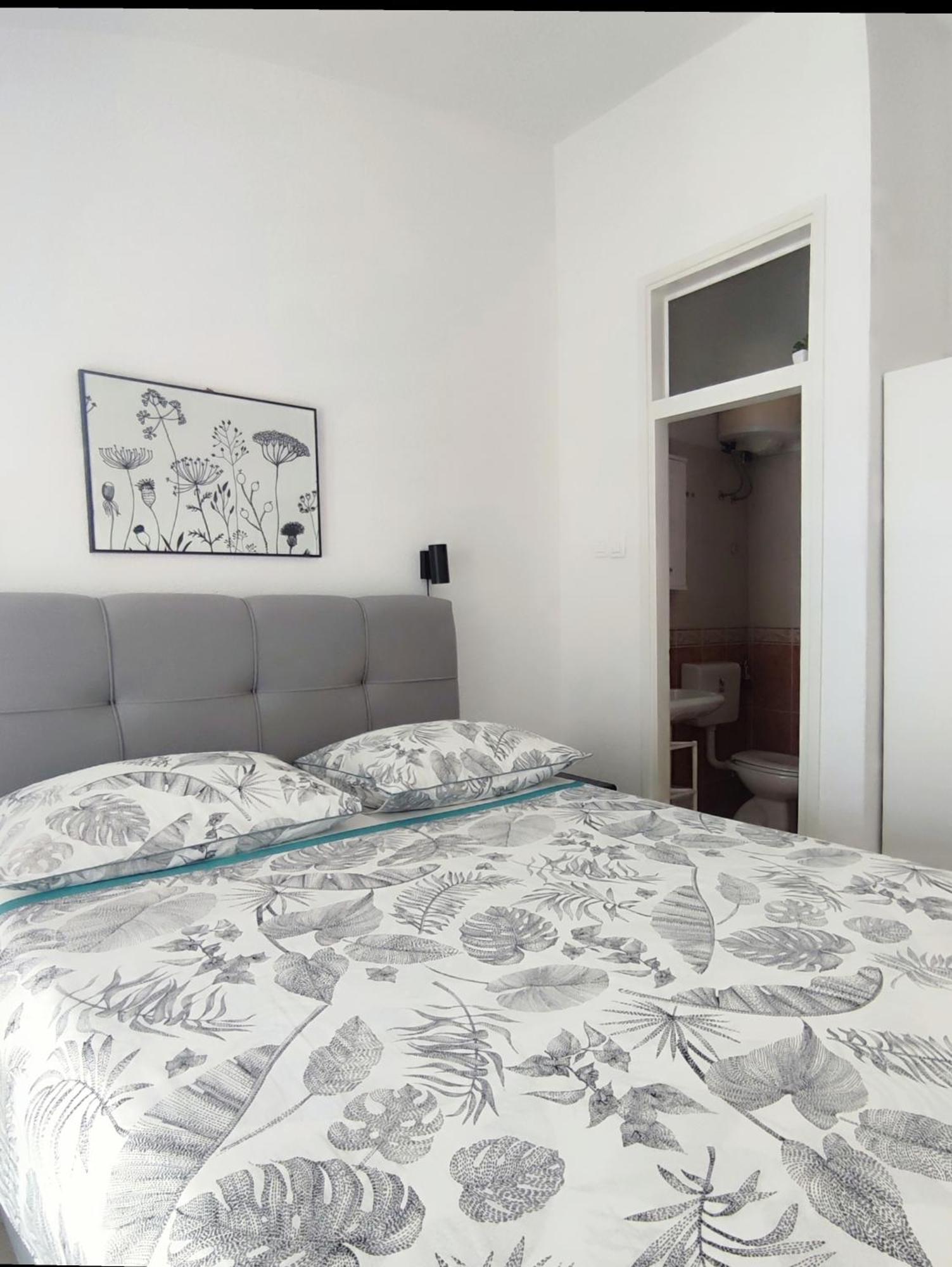 Apartments Divna Baška Voda エクステリア 写真